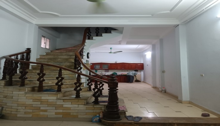 Cho thuê nhà trong ngõ 105 Bạch Mai, Hai Bà Trưng, 40m - 4tầng 6 ngủ - Giá 13 triệu, ở GĐ, KD